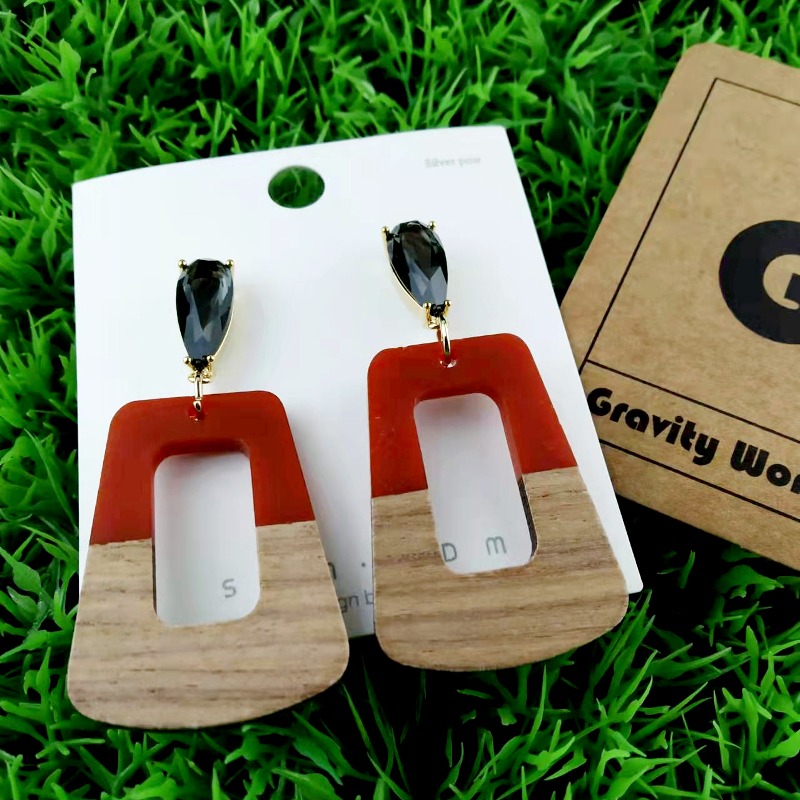 ER-22-20 5.5cm Wooden Rectangle Drop Earrings - Image 1