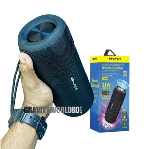 Awei Y669 Bluetooth Speaker in hand