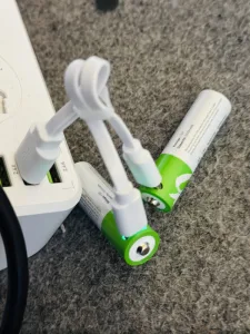 Smartoools AA battery charging via USB Type-C - 1.5V lithium rechargeable - Gravity World BD